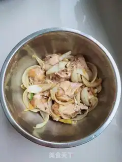 Make Onions burning chicken wings step 3