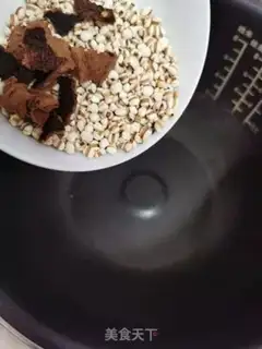 Make Double red and black rice congee step 2