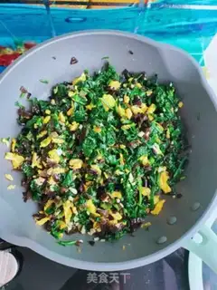 Make Spinach egg box step 6