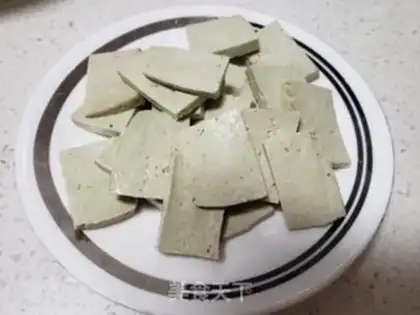 Make Soy leaves tofu soup step 1