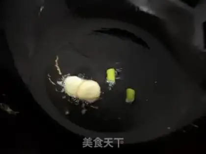 Make Scrambled eggs step 2