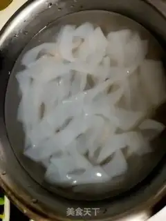 Make Sesame sauce with cold skin step 0