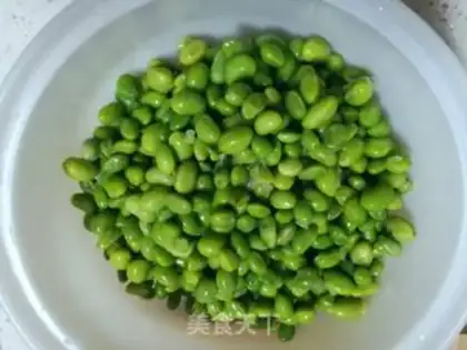 Make The fragrance is made of beans step 0