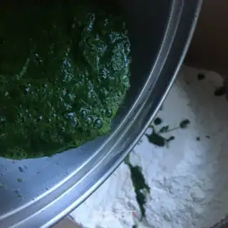Make Cheese juice and spinach noodles step 1