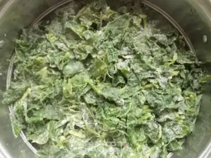 Make Garlic pepper and spinach step 6