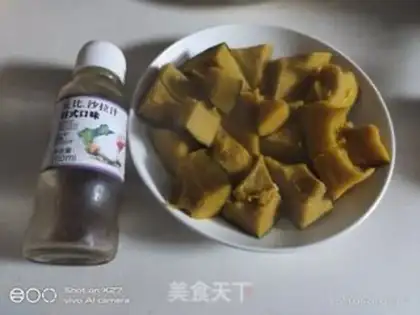Make Pumpkin egg curd salad step 1