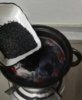 Make Three black porridges step 5
