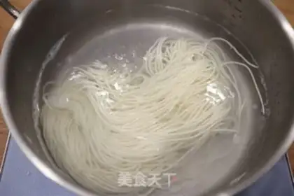Make Egg sauce noodles step 6