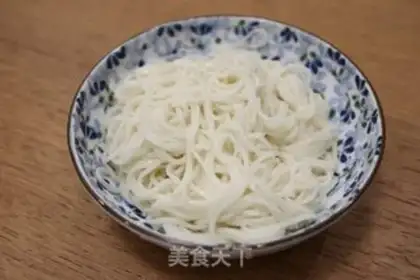 Make Egg sauce noodles step 8
