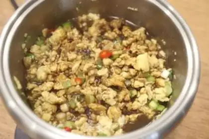 Make Egg sauce noodles step 12