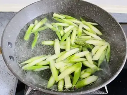 Make Low-calded, delicious chicken silk step 2