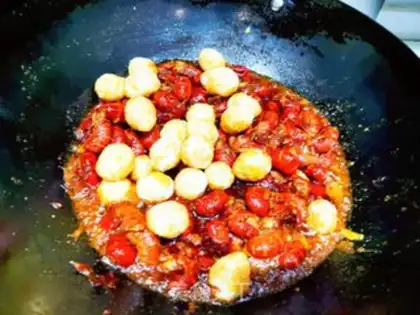 Make Spicy little lobster tail step 5