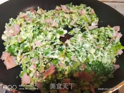 Make Ham omelet egg fried rice step 2