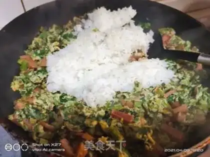 Make Ham omelet egg fried rice step 4