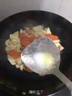 Make Carrot fried abalone mushroom step 2