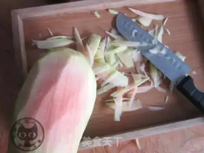 Make Thai cucumber salad step 1