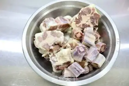 Make Cowtail melon soup step 1