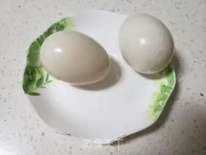 Make Garlic duck egg fried rice step 3