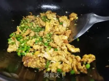 Make Garlic duck egg fried rice step 6