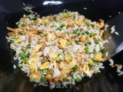 Make Garlic duck egg fried rice step 7