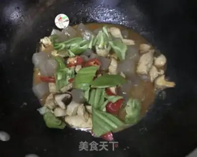 Make Pyramid chicken gravy step 12