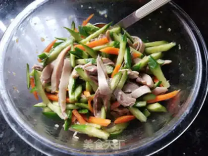 Make The cucumber with the belly step 10