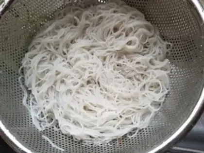 Make Green egg and rice powder step 1