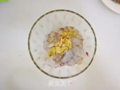 Make Black pepper shrimp pasta step 1