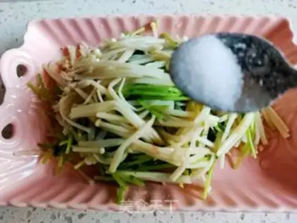 Make Black bean sprouts with golden needle mushrooms step 9