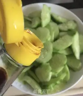 Make The cucumber with garlic step 2
