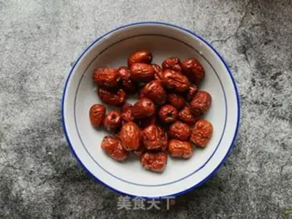 Make Apple date water step 1