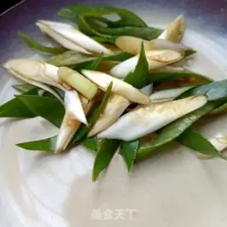 Make "Spring onions with a bouquet." step 2