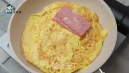 Make A thick egg sandwich step 5