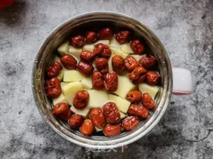 Make Apple date water step 4