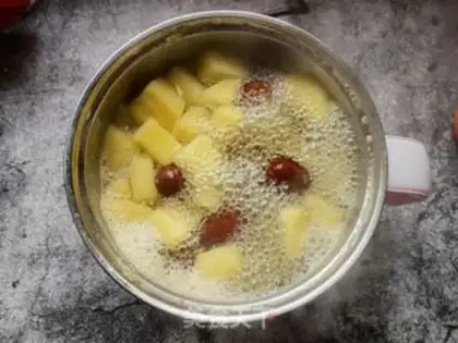 Make Apple date water step 6
