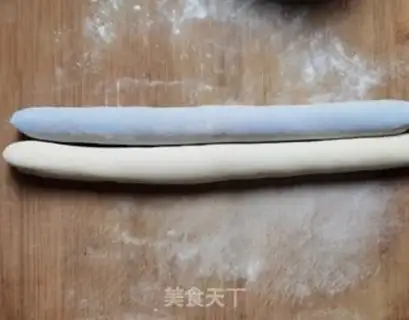 Make ♪ Blue cheesy rose roll ♪ step 7