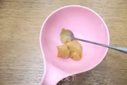 Make Peanut butter kipper cake step 1