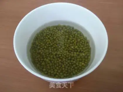 Make Green bean rice porridge step 0