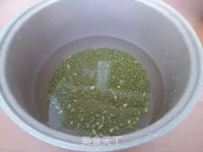 Make Green bean rice porridge step 1