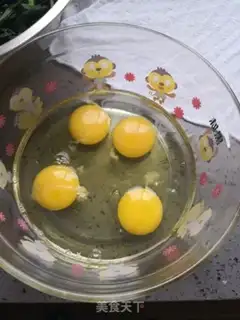 Make Spinach fried eggs step 3