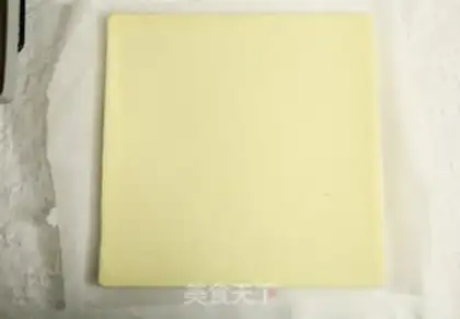 Make Strawberry roll step 18
