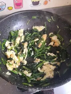 Make Spinach fried eggs step 6