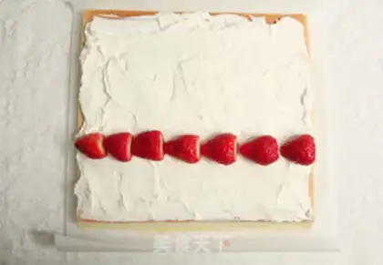 Make Strawberry roll step 20