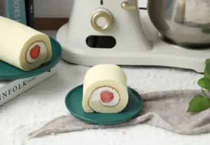 Make Strawberry roll step 22
