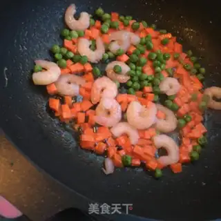 Make Lobster shrimp fried rice step 6