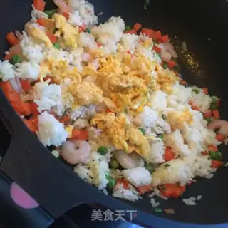Make Lobster shrimp fried rice step 7