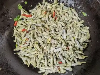 Make Garlic peppers and tweezers step 12