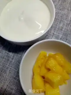 Make Mango yogurt step 0