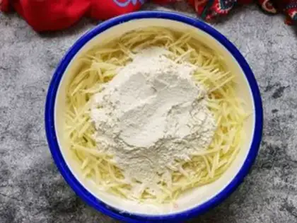 Make Garlic pepper steamed potatoes step 3