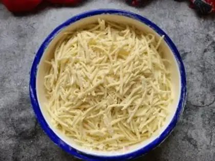 Make Garlic pepper steamed potatoes step 4